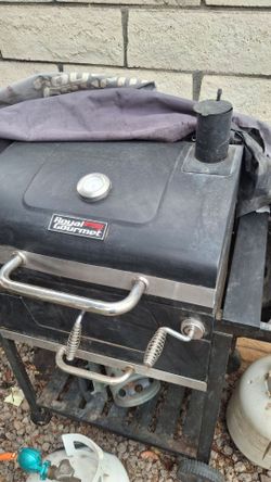 Asador en buenas condiciones para carbon