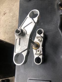 Attack racing triples 750$ new. Sell 175$ never been installed for gsxr,Yamaha etc Honda shaft size is 1.165”