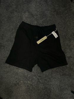 Black essential shorts