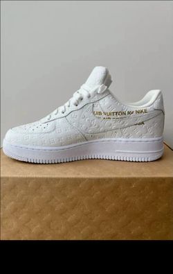Louis vuitton x nike air force one.