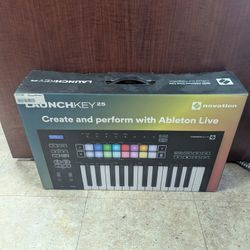 NOVATION M: LAUNCHKEY 25 MIDI KEYBOARD 