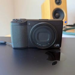 Mint Digital Camera Ricoh GR III HDF 