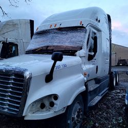 Freightliner Cascadia Parts