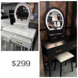 Vanity set with built-in LED- lit