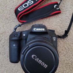 Canon EOS 7D SLR Digital Camera With EFS 18-135mm IS STM Lens
