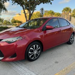 2017 TOYOTA COROLLA SE 