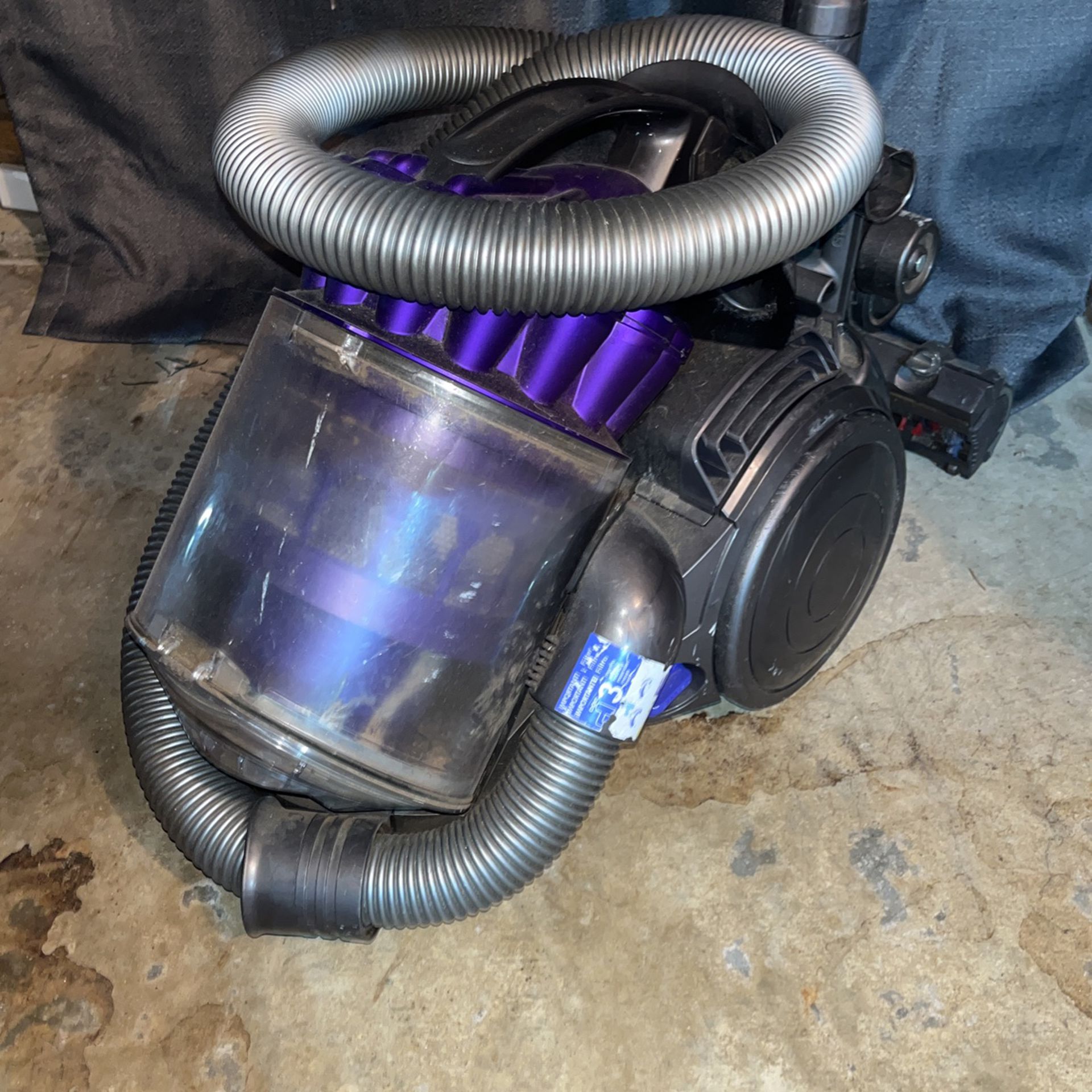 Dyson Bagless Canister Vacuum 