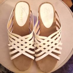 FOREVER SELECTED BY PAULA ABDUL WEDGE HEELS SIZE 8 SANDALS



