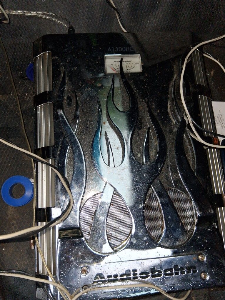 1200 Watt Amp