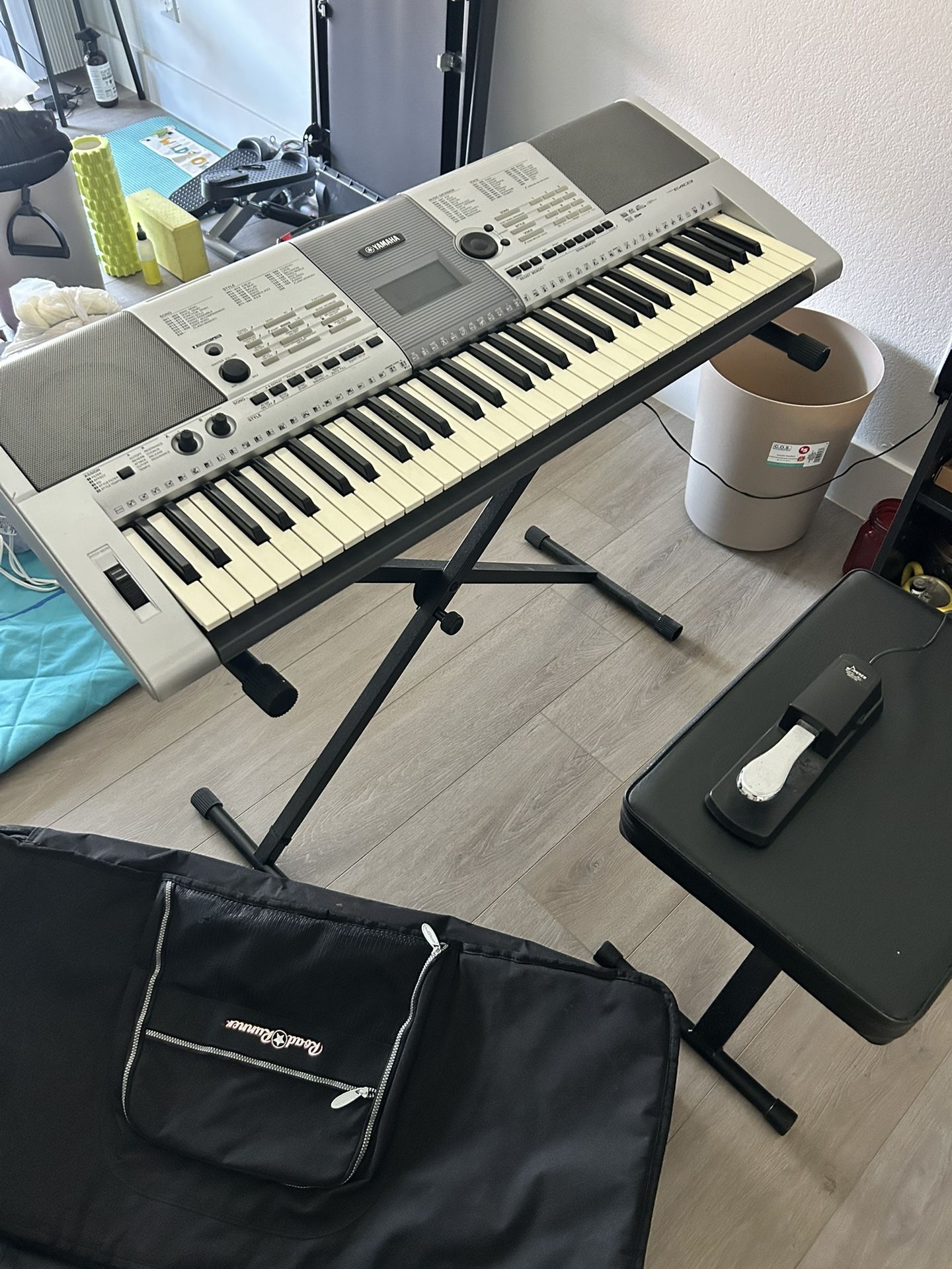 Yamaha PSR E 403 Keyboard With Bag, Pedal, Stand & Seat