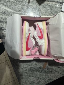 Travis Scott Jordan 1 Low “Sail Tropical Pink” size 2.5y