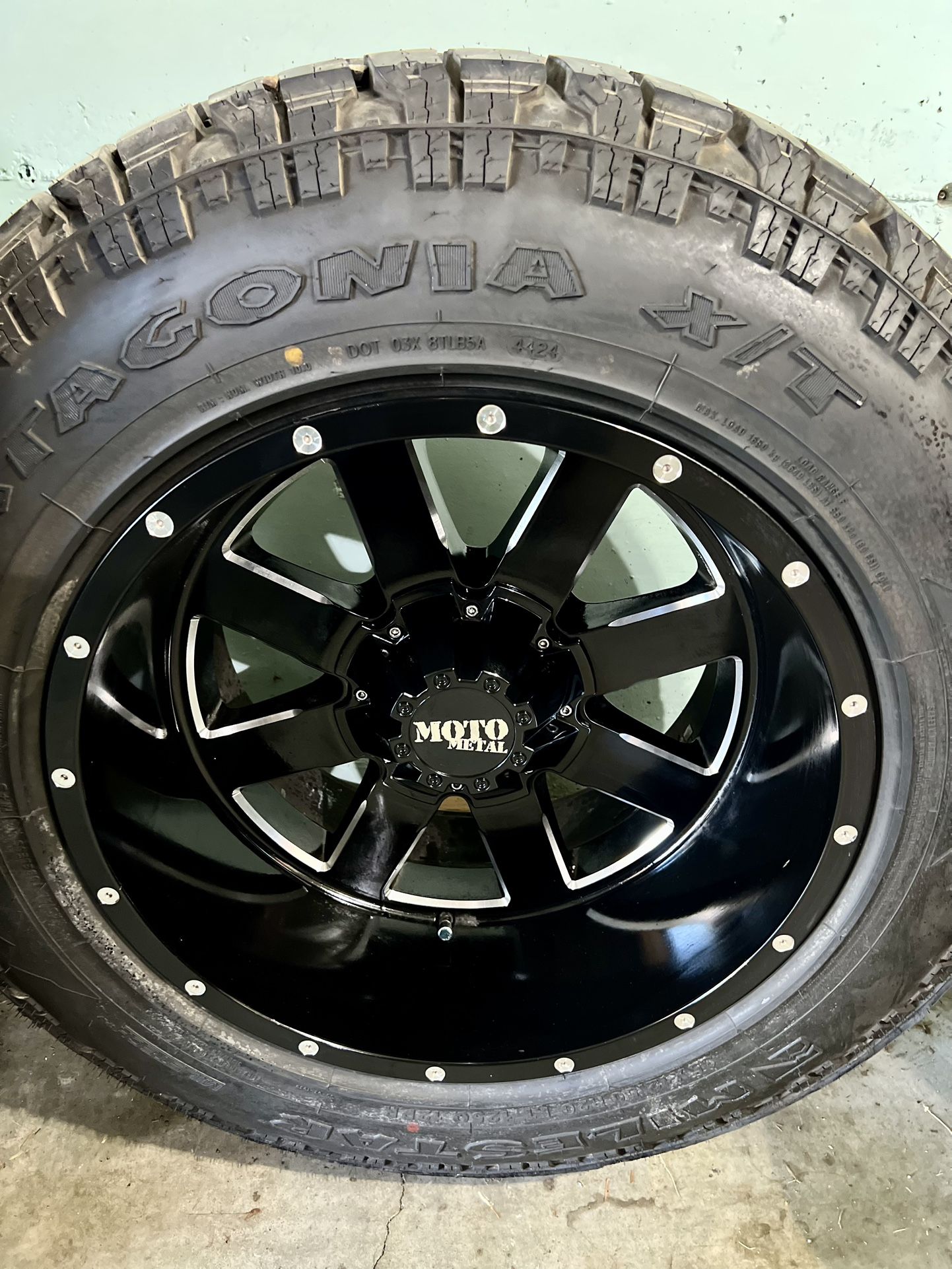 20x12 MotoMetal wheels & tires 8x170