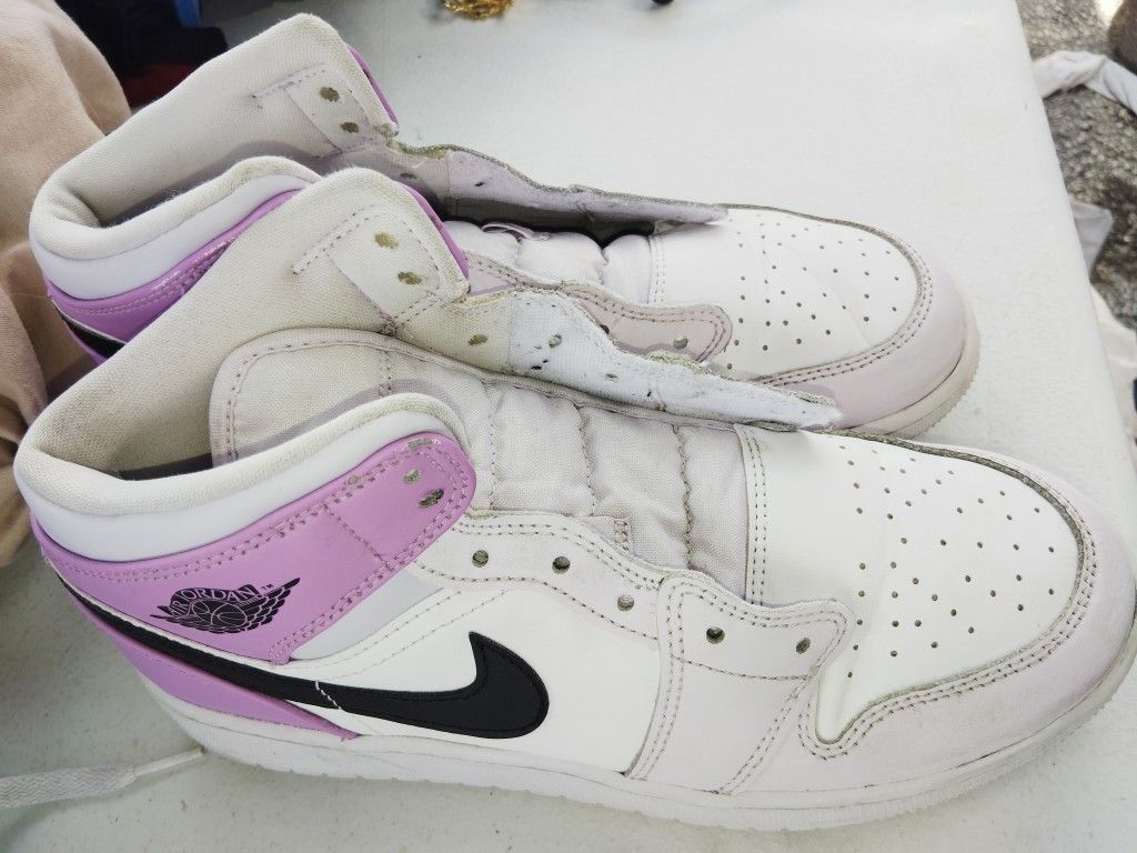 Nike Air Jordan 1 Mid GS Barely Grape White Purple DQ8423-501