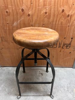 Adjustable Height Corkscrew Barstool