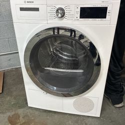 Bosch 800 Series Front-Load Dryer – Excellent Condition 