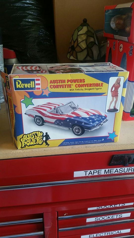Austin Powers Corvette Convertible Model NEW