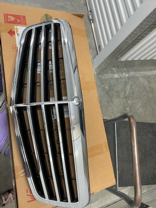 2010 Mercedes E550 Grill