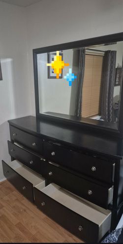 Dresser.
