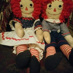 Raggedy Ann and Andy dolls 