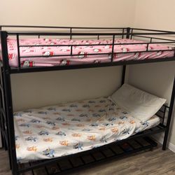 Metal bunk beds
