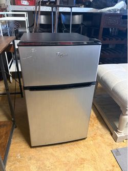 Mini fridge