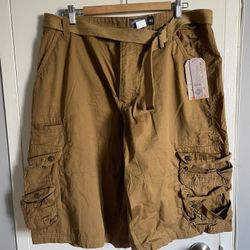 Men's Cargo Shorts with Pockets. New, Size 40. 100% Cotton 