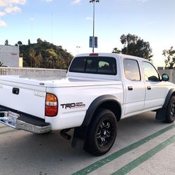 1st Generation Toyota Tacoma Snug Top bed cover 