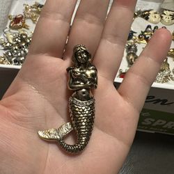 Mermaid Pin Brooch Alloy Yellowtone 