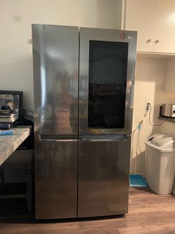 LG Huge Refrigerator