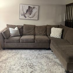 Sectional Sofa for Sale – Great Condition!