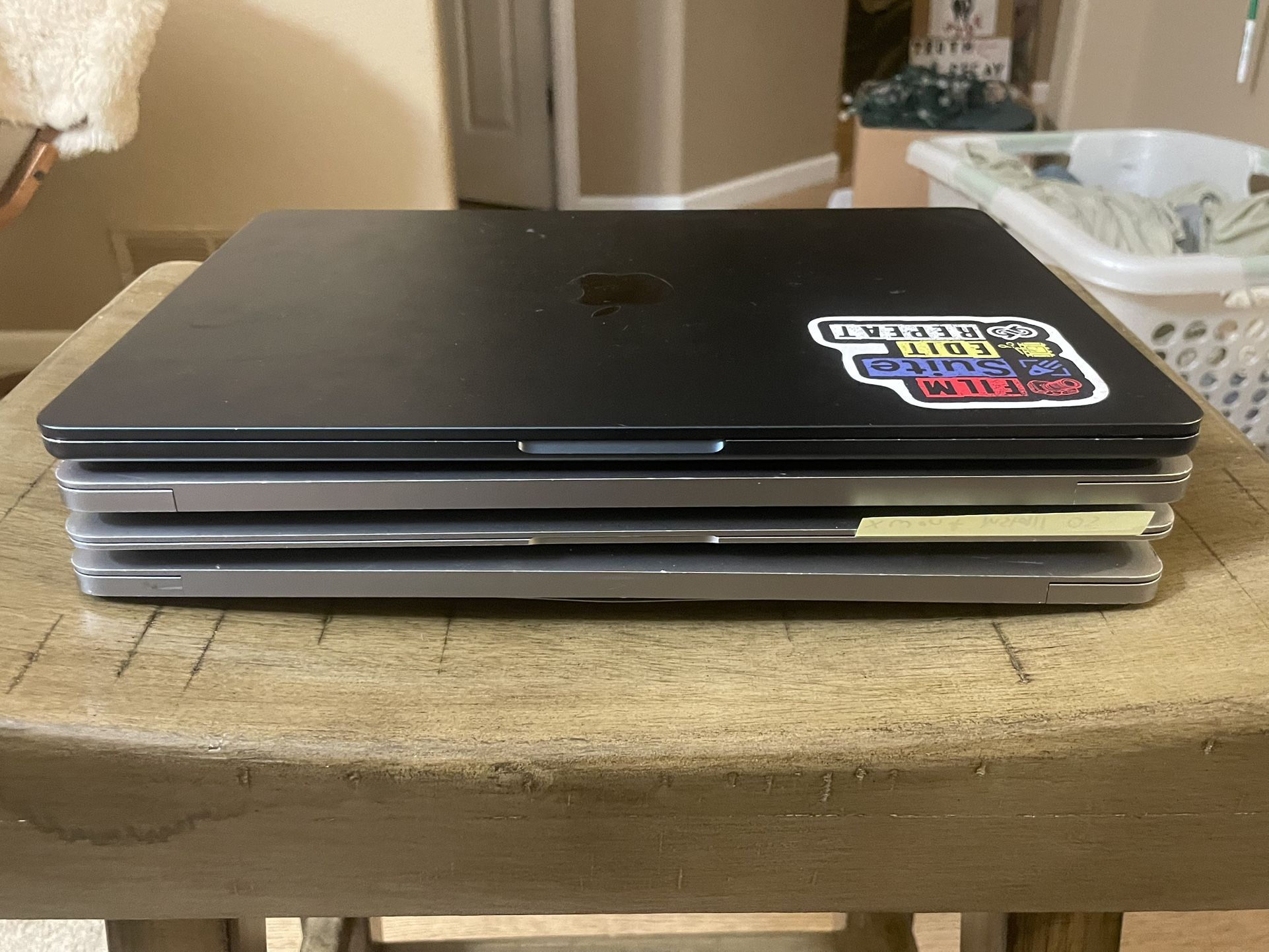 MacBook Lot (Retina, 13”, 2018) – 3 Units – MacBook Air M2 ( 2020 ) – for Parts or Repair