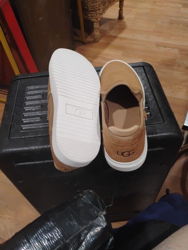 UGG Woman's Size 9.