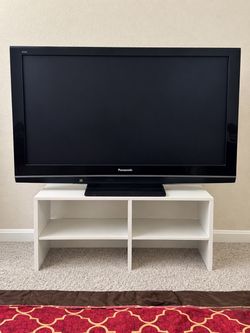 TV + TV table