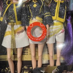 K-pop Demon hunters set of three singing