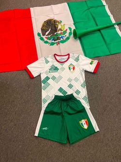 Uniforme para niño con bandera y trompeta 🎺