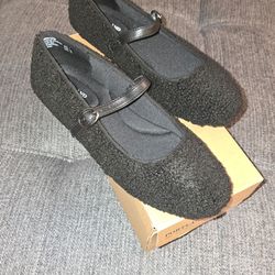 Size 7 flats, new in original box