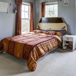 Shavel 'Taj Mahal' 7-Piece Queen Bedroom Set