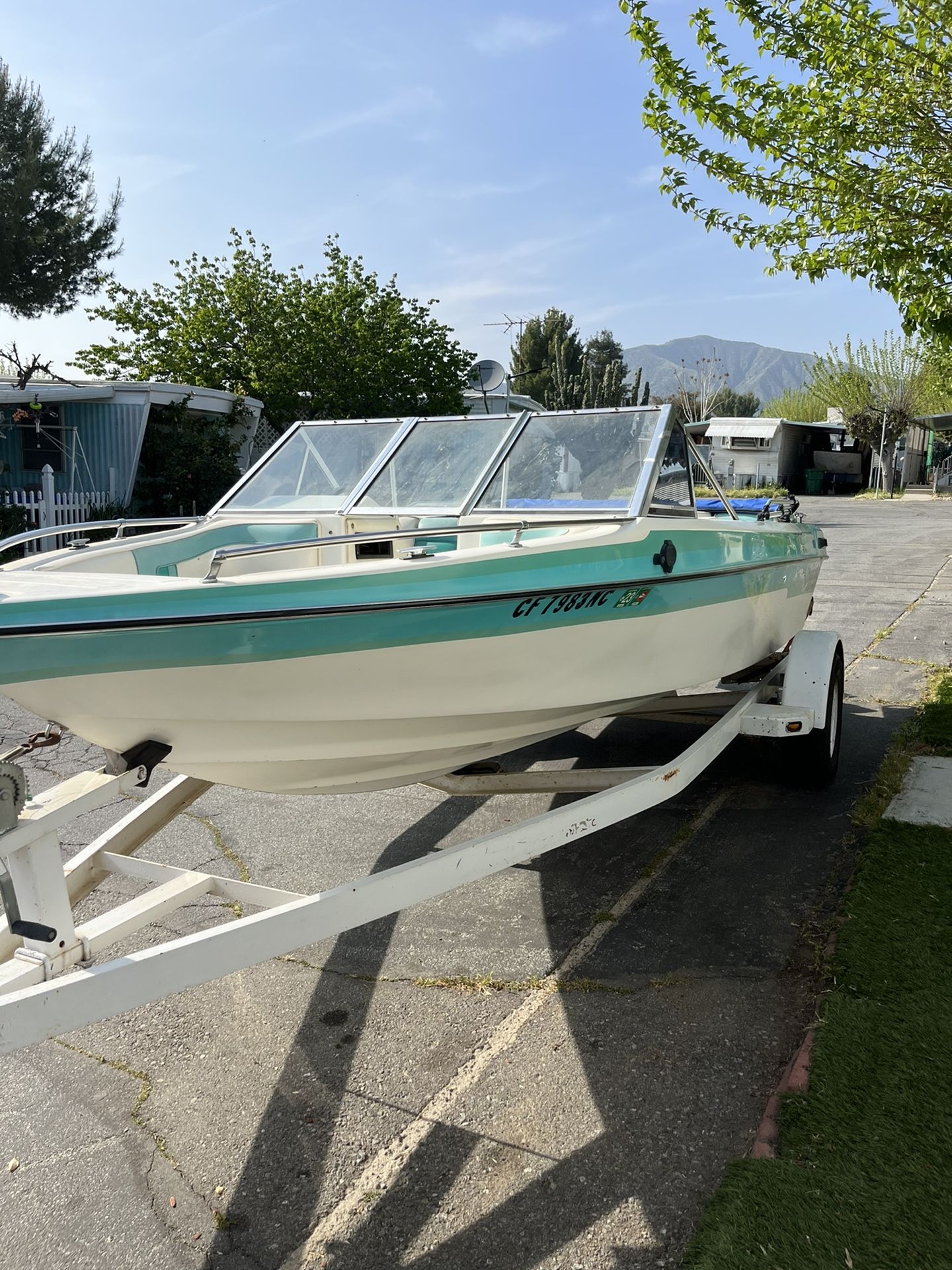 1992 Galaxy 17’ Boat