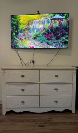 White Six Drawer Dresser
