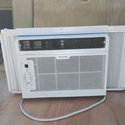 Toshiba 6000 BTU Window Air Conditioner AC With Side Panels 