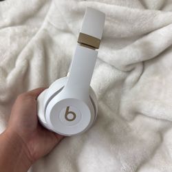 Beats Solo 4