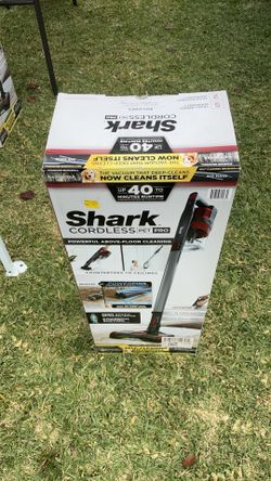 NEW Shark Cordless Pet Pro Vacuum STKW250RD