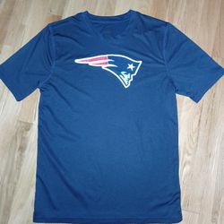 PATRIOTS BOYS SIZE XL SHIRT