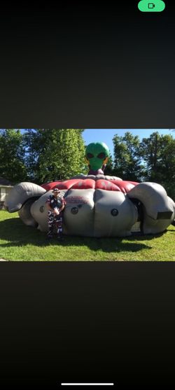 Inflatable laser tag arena  with 14 gun system.