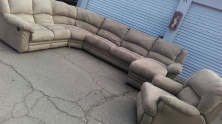 New XL Sectional Couch W/Sleeper Sofa