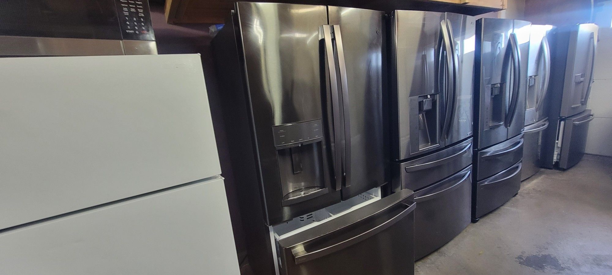 Refrigerators DIFFERENT PRICE AND SIZEZ