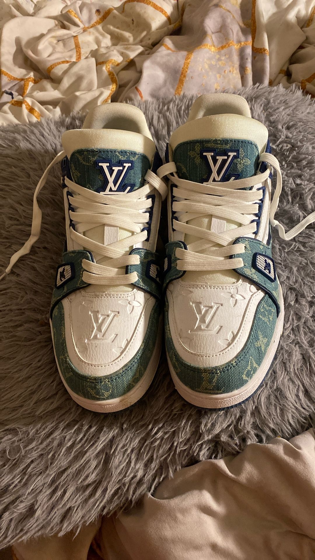 Shoes , Lv Trainers | Size : 11
