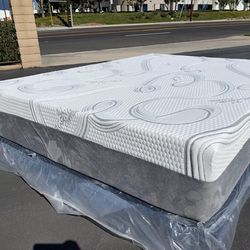 King Organic Cooling Gel Memory Foam!!