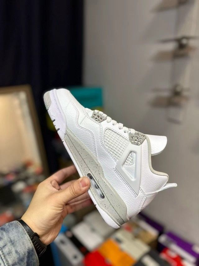 Jordan Air Jordan 4 "White Oreo" - Comfortable, Retro, Mid-top, Retro basketball shoes for men, white oreo color.
