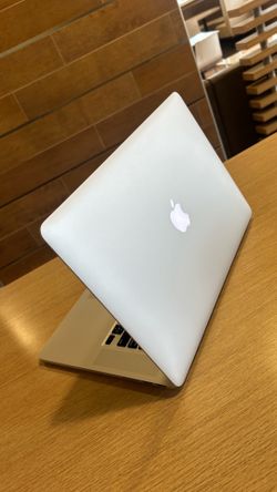 Apple MacBook Pro 15” Retina i7/16GB/500GB SSD $350